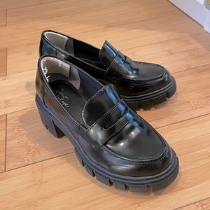 Chunky lug sole loafers US 6
